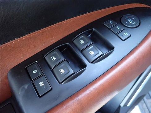 Used 2018 Cadillac Escalade Premium Luxury image 19