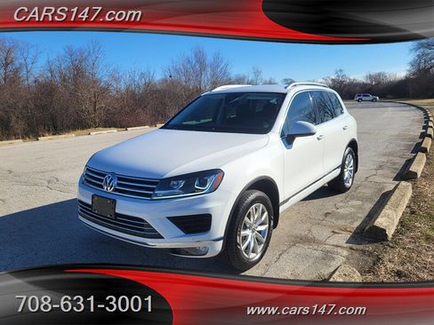 Used 2016 Volkswagen Touareg Sport image 1