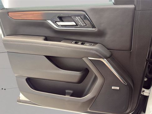 Used 2025 GMC Yukon XL Denali w/ LPO, Floor Liner Package AWD/4WD image 21