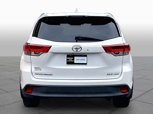 Used 2017 Toyota Highlander XLE AWD/4WD image 5