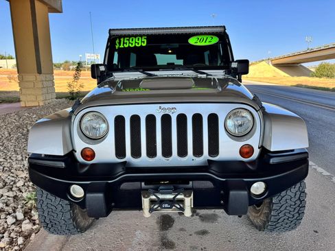 Used 2012 Jeep Wrangler Unlimited Rubicon AWD/4WD image 8