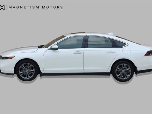 Used 2023 Honda Accord EX image 2