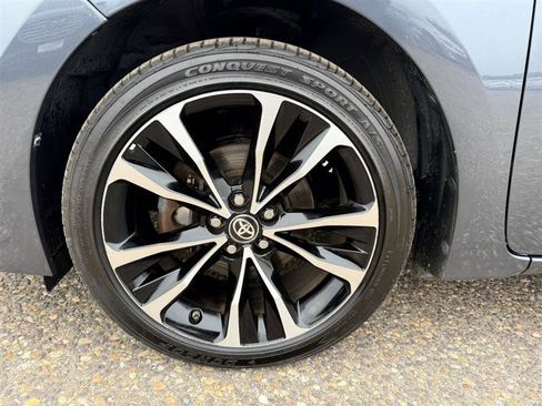 Used 2018 Toyota Corolla SE w/ Body Protection Package FWD image 9