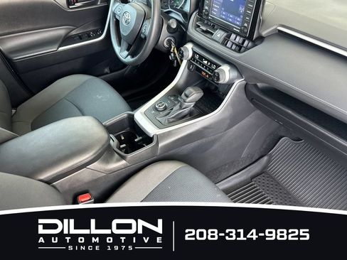 Used 2022 Toyota RAV4 LE AWD/4WD image 18