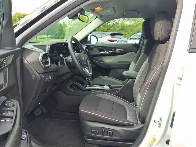Certified 2024 Chevrolet TrailBlazer LT w/ Convenience Package AWD/4WD image 10