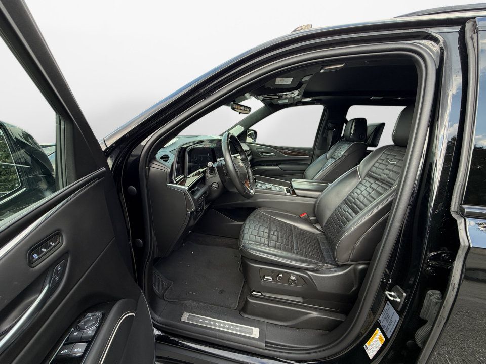 Used 2022 Cadillac Escalade ESV Sport Platinum w/ LPO, ONYX Package AWD/4WD image 8