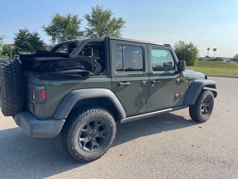 Used 2021 Jeep Wrangler Unlimited Sport AWD/4WD image 3