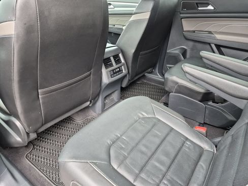 Used 2023 Volkswagen Atlas SEL Premium AWD/4WD image 17