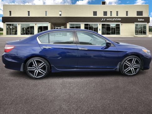 Used 2016 Honda Accord Sport image 2