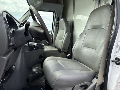 Used 2006 Ford E-450 and Econoline 450 E-450 Super Duty image 16