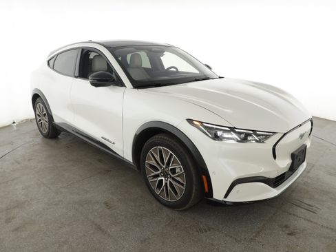 Used 2024 Ford Mustang Mach-E Premium image 11