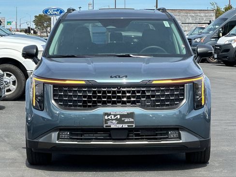 New 2026 Kia Carnival SX w/ SX Dark Edition Package FWD image 9