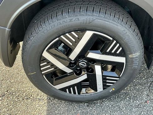 New 2026 Nissan Kicks SV image 9