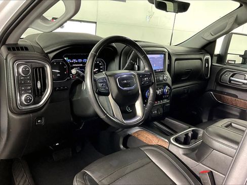 Used 2020 GMC Sierra 2500 Denali w/ Denali Ultimate Package image 18