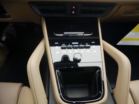 New 2026 Porsche Cayenne Coupe AWD/4WD image 50