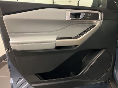 Certified 2021 Ford Explorer XLT w/ Equipment Group 202A image 28