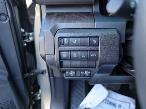 Certified 2025 Toyota Tacoma Limited AWD/4WD image 19