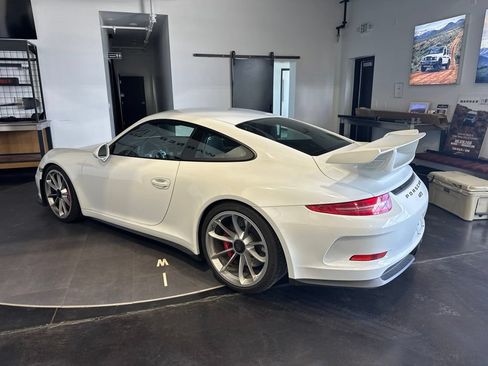 Used 2015 Porsche 911 GT3 RWD image 8