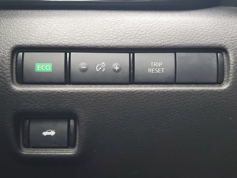 Certified 2021 Nissan Sentra SV image 26