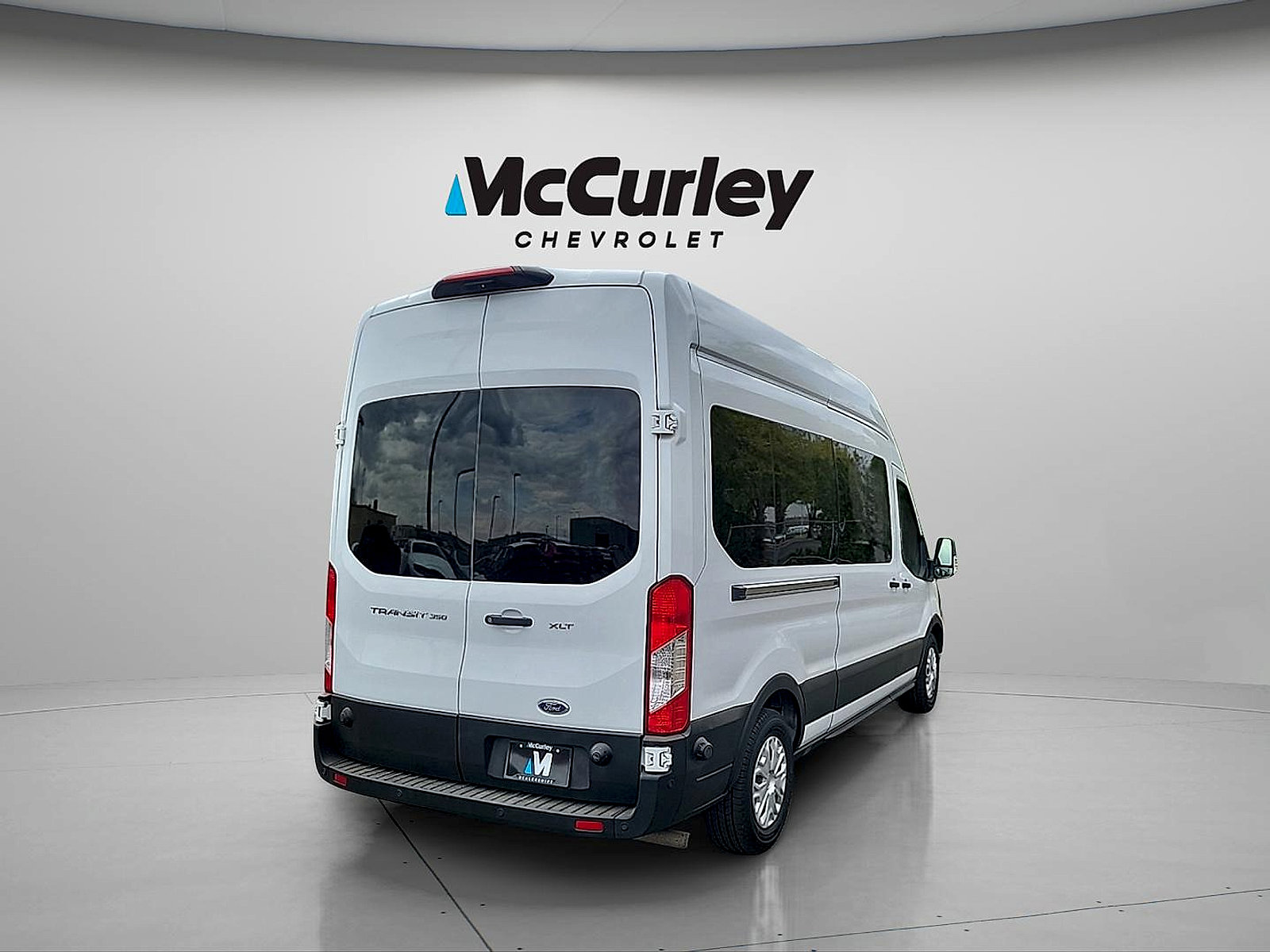 Used 2024 Ford Transit 350 XLT RWD image 7