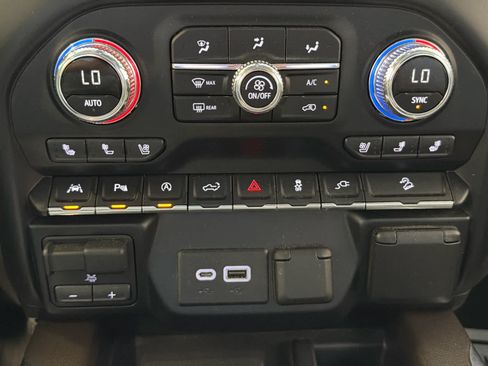 Used 2019 GMC Sierra 1500 SLT w/ SLT Premium Plus Package AWD/4WD image 44