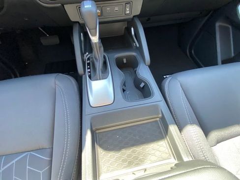 New 2025 Nissan Frontier SV w/ SV Convenience Package image 18