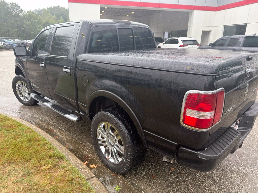 Used 2007 Lincoln Mark LT 4x4 image 2