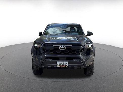 Used 2025 Toyota Tacoma TRD Off-Road image 3