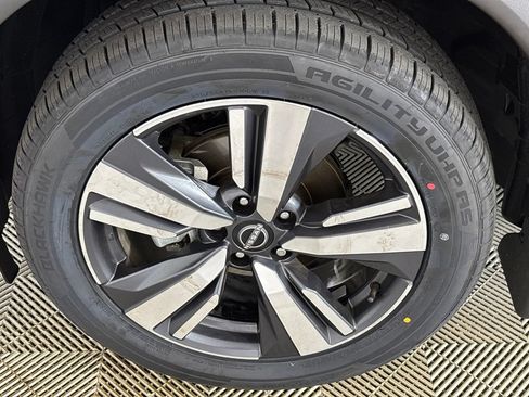 Used 2023 Nissan Rogue SL w/ SL Premium Package FWD image 36
