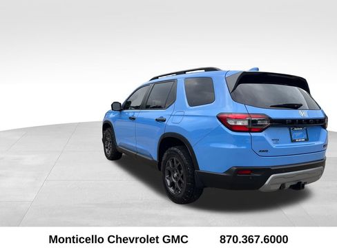 Used 2025 Honda Pilot TrailSport image 5