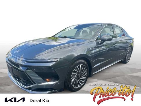 Used 2025 Hyundai Sonata SEL FWD image 1