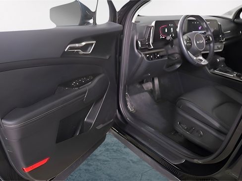 Certified 2024 Kia Sportage EX image 16