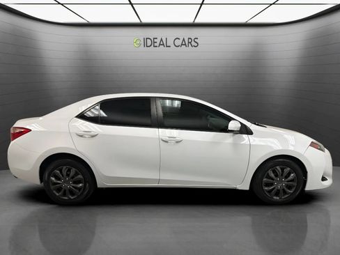 Used 2018 Toyota Corolla LE w/ Carpet Mat Package (TMS) FWD image 4