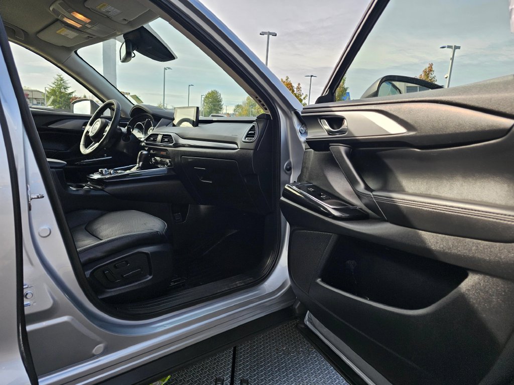 Used 2018 MAZDA CX-9 Touring AWD/4WD image 13