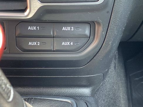 Used 2018 Jeep Wrangler Unlimited Sport AWD/4WD image 31