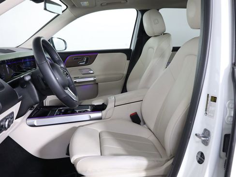 Used 2023 Mercedes-Benz GLB 250 image 31