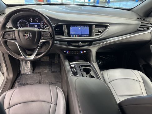 Used 2023 Buick Enclave Essence w/ Sport Touring Edition image 11