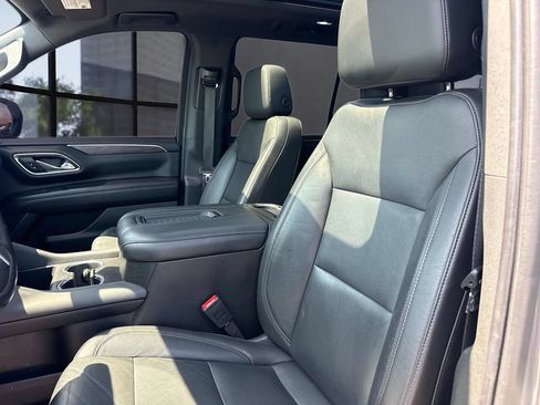 Used 2021 Chevrolet Tahoe Z71 w/ Z71 Signature Package AWD/4WD image 32