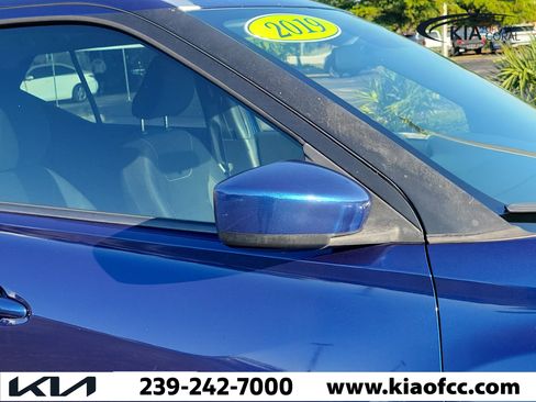 Used 2019 Nissan Kicks SV FWD image 8