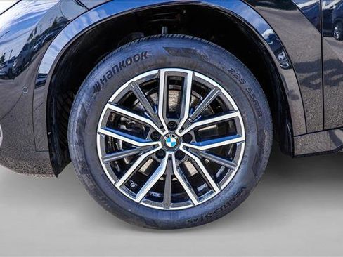 Used 2025 BMW X1 xDrive28i AWD/4WD image 9