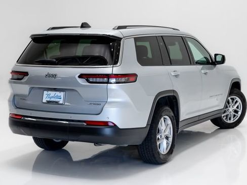 Used 2023 Jeep Grand Cherokee L Laredo AWD/4WD image 31