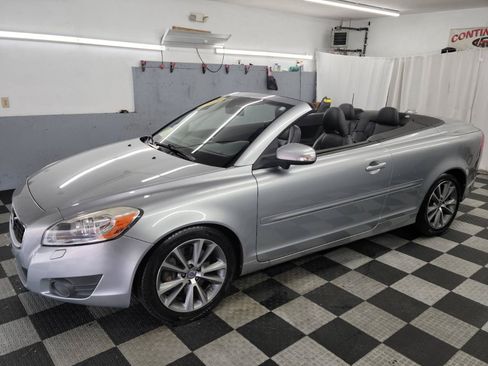 Used 2013 Volvo C70 T5 FWD image 2