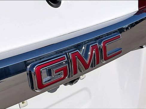 Certified 2023 GMC Acadia SLE FWD image 30