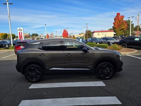 New 2026 Nissan Kicks SR w/ SR Premium Package image 4