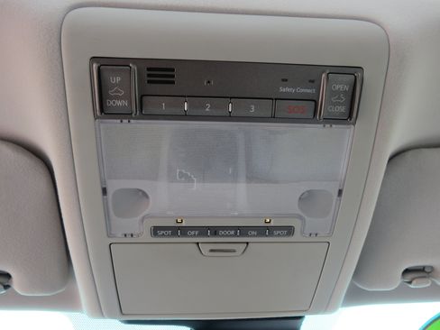 Used 2011 Lexus LS 460 image 30