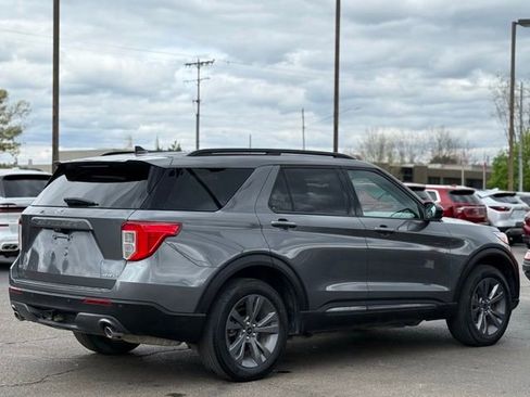 Used 2023 Ford Explorer XLT w/ Equipment Group 202A AWD/4WD image 40