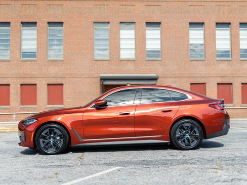 Used 2023 BMW i4 eDrive35 w/ Premium Package RWD image 11