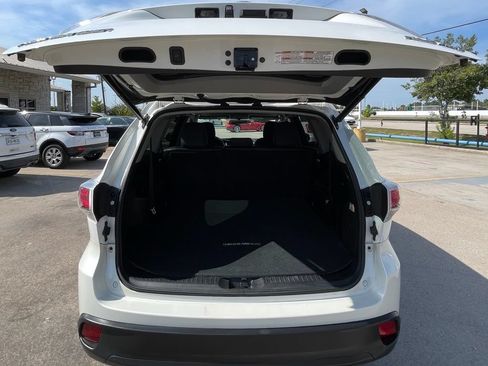 Used 2015 Toyota Highlander XLE AWD/4WD image 10