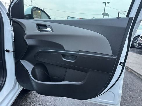 Used 2016 Chevrolet Sonic LT image 22