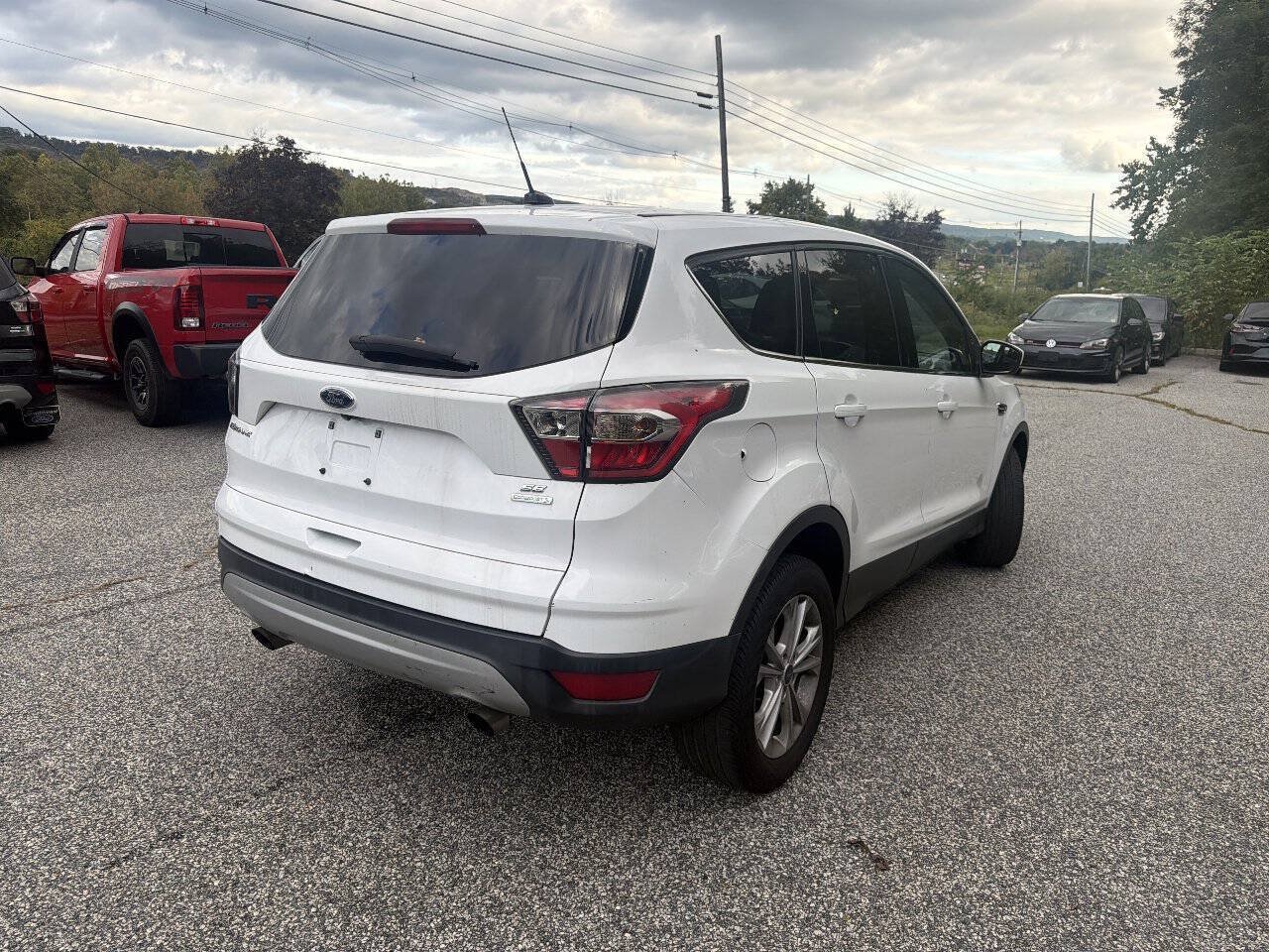 Used 2017 Ford Escape SE FWD image 7